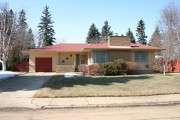 Bungalow - Belgravia, Edmonton House in Belgravia, Edmonton