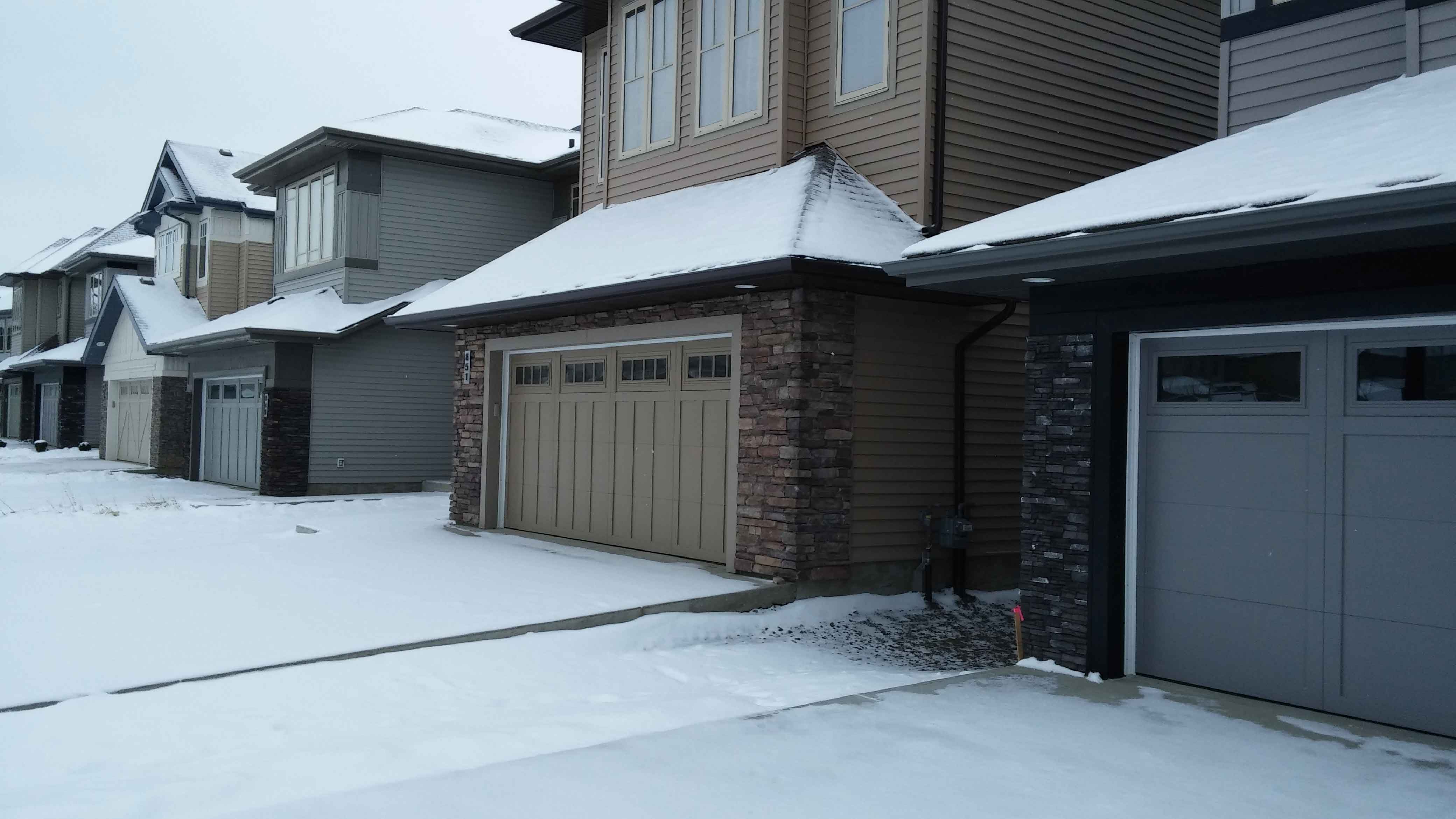 new homes in Ambleside Edmonton with attached garages